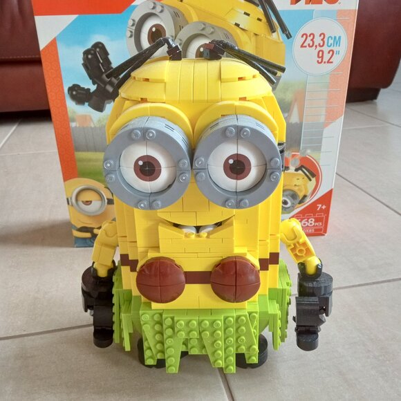 GIANT MINIONS MEGABLOKS - FREE SHIPPING - Picture 3 of 4